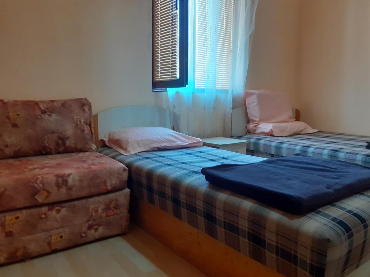 Guest House Edelvais Dve Mogili Екстер'єр фото