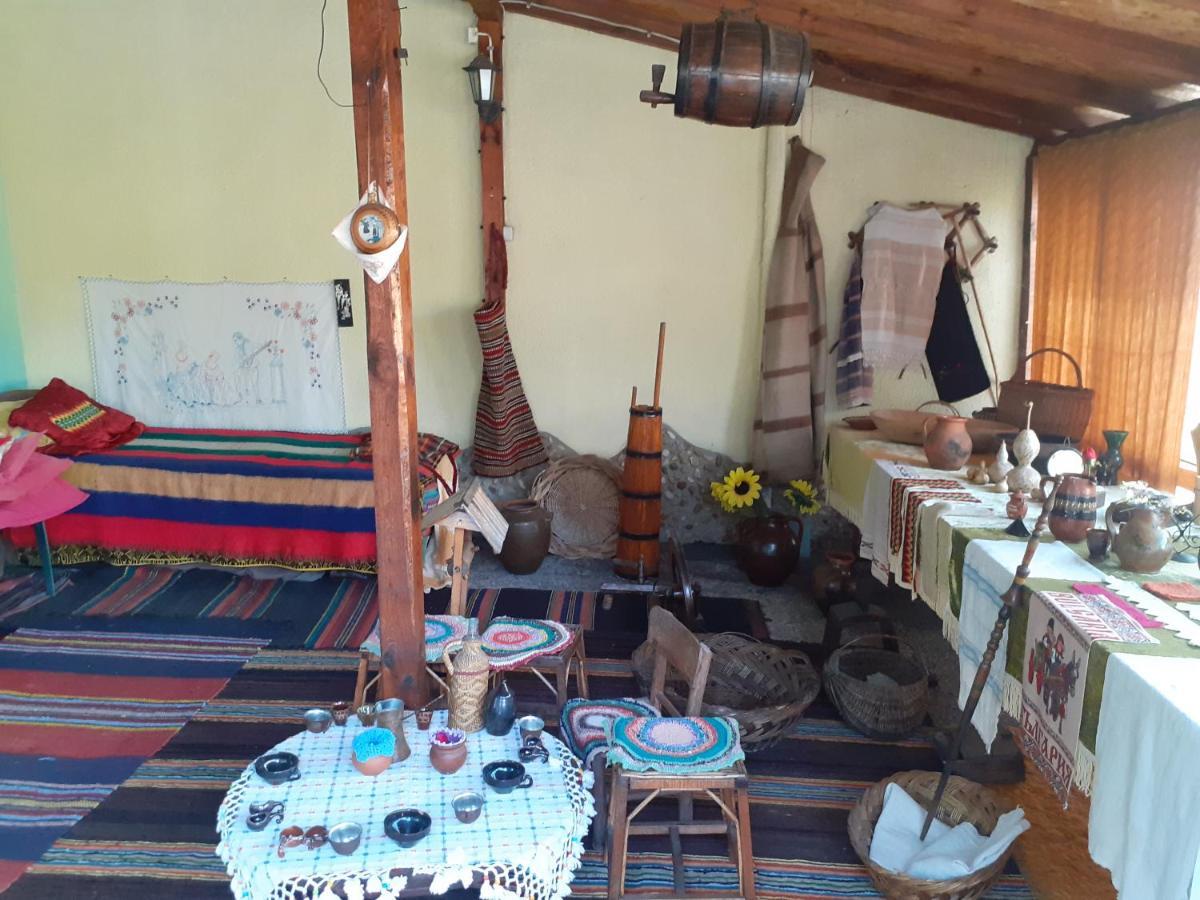 Guest House Edelvais Dve Mogili Екстер'єр фото