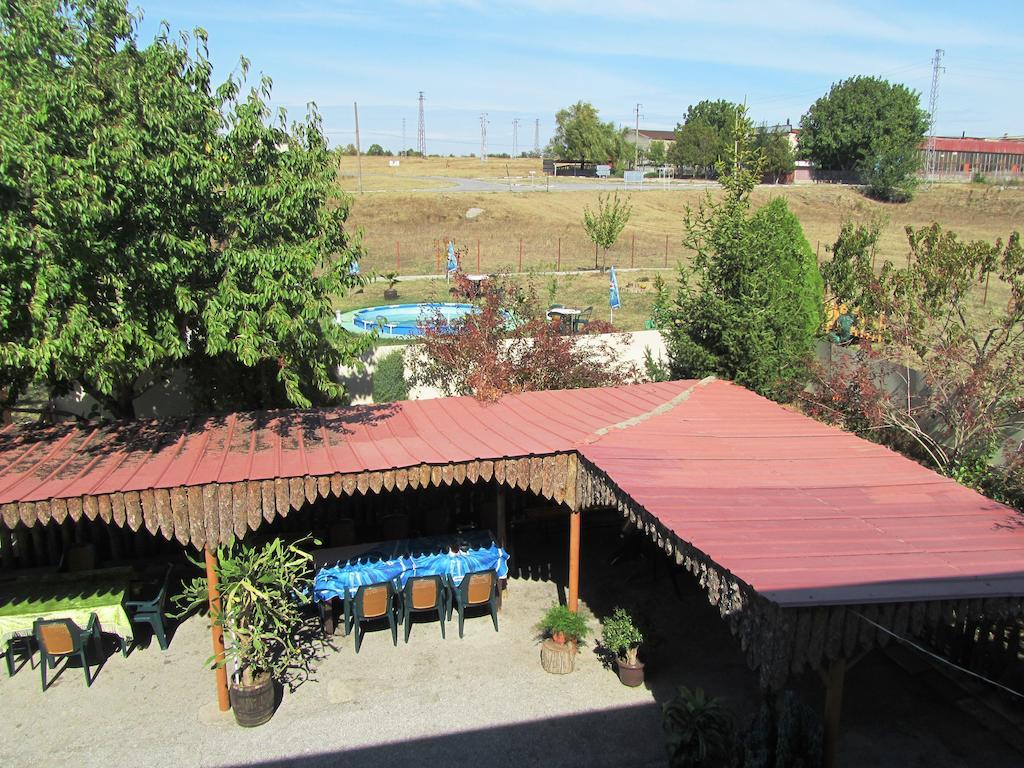 Guest House Edelvais Dve Mogili Екстер'єр фото
